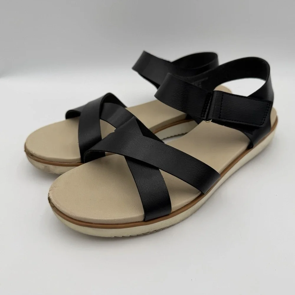 Time and Tru women's black strappy comfort sandals wide width size 11W